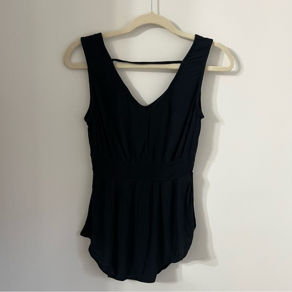 Kismet Black V-Neck Babydoll Tank Top Hi Low Hem Crepe Material Womens Size XS - Picture 2 of 4